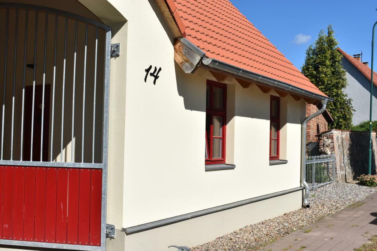 Apfelhof Biesenbrow Apartment ภายนอก รูปภาพ